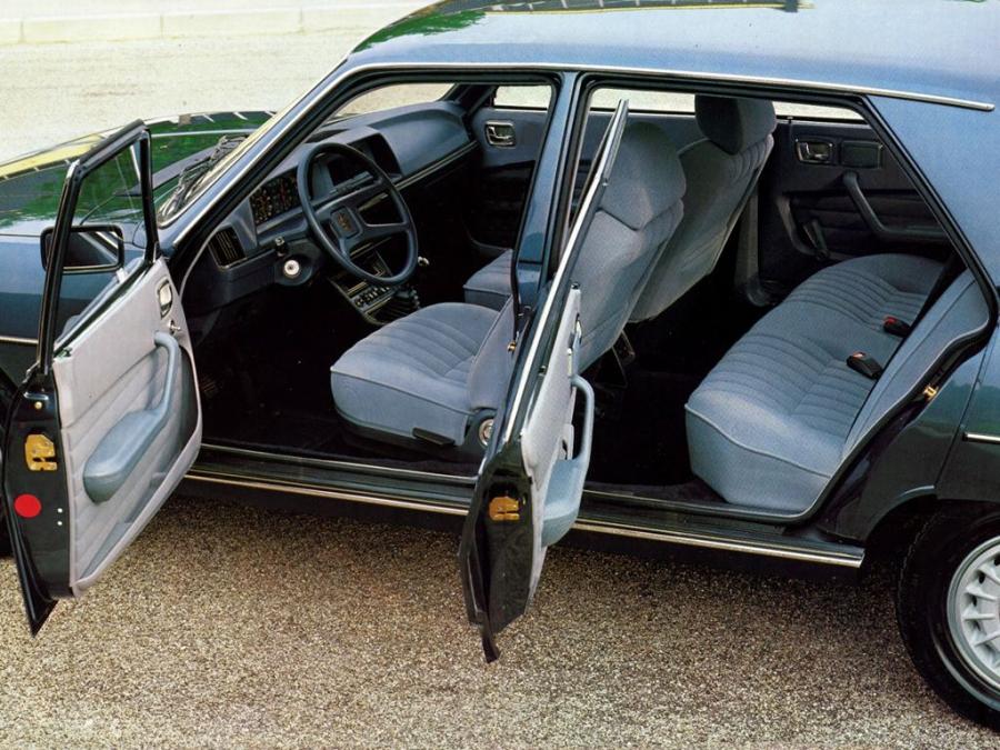  Peugeot 604 1975 года  (фото 6 из 16)